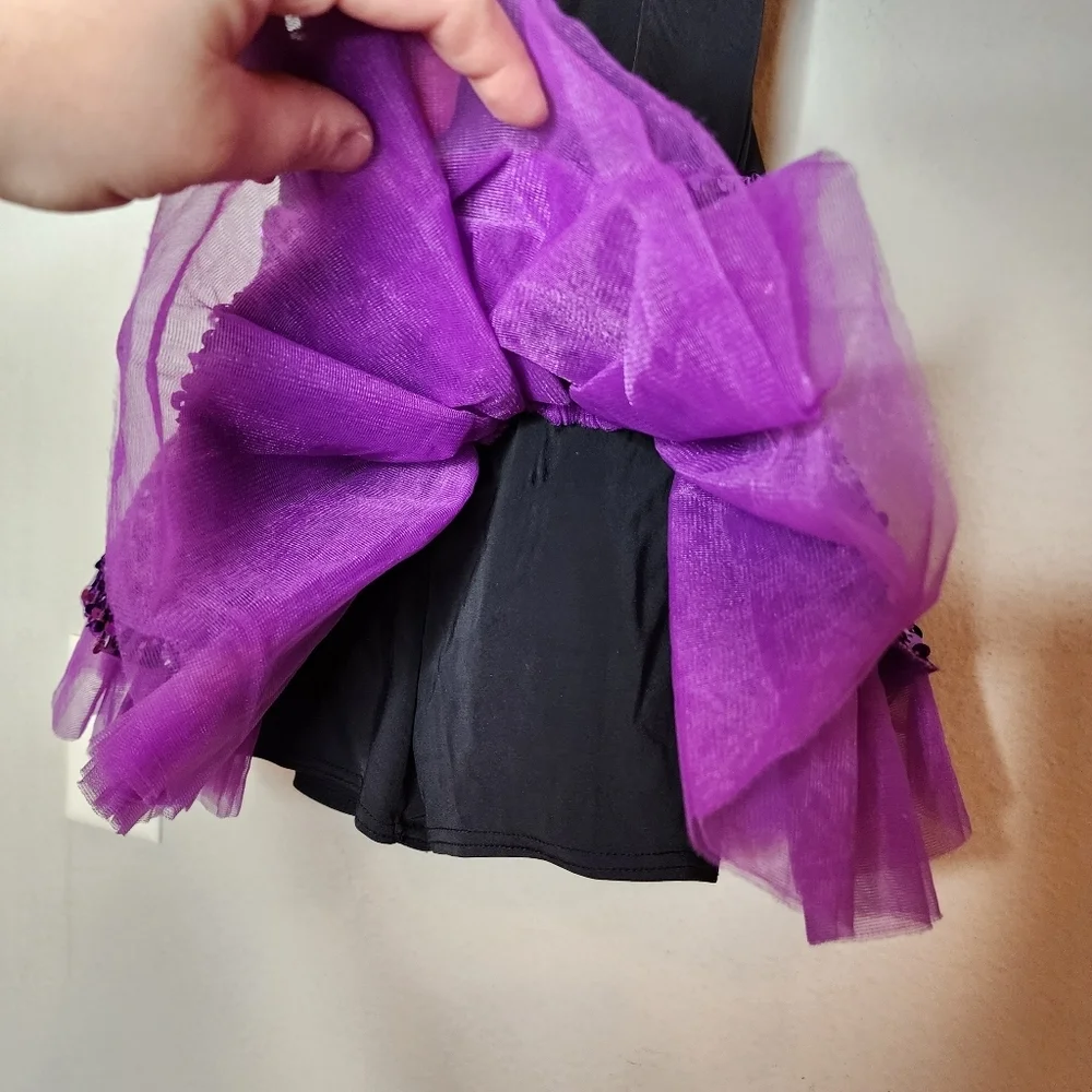 Weissman kids dance costume. Black‎ purple sequin. Size MC (10/12)